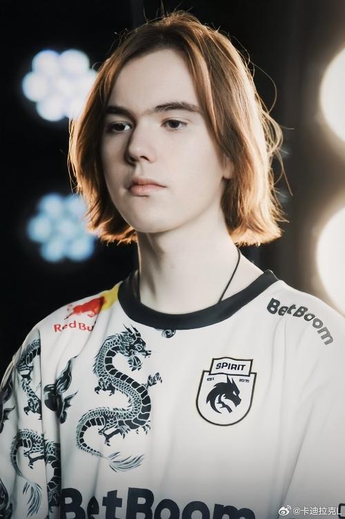 技术底层：解析“多活架构”如何保障博彩平台 99.999% 在线率。（多活架构如何让博彩平台稳定在线：实现99.999%可用性的技术解读）