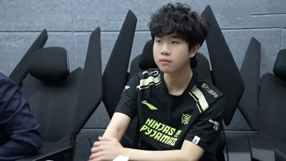 JDG 3-0 BLG：Xun连抢两条大龙难挽颓势 JDG零封BLG挺进胜者组决赛